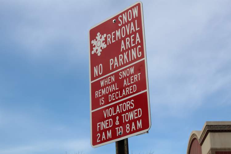 The City is partnering with the 211 Helpline Center to inform residents when a Snow Removal Alert is declared for the downtown core area.