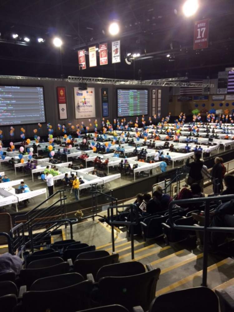 St. Petersburg ITO of Russia was crowned World Finals champion at the ICPC event in Rapid City.